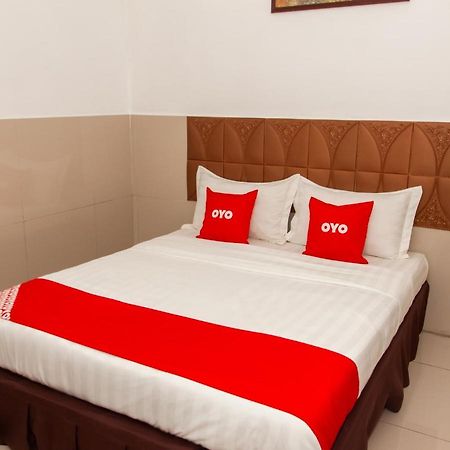 Oyo 89851 Leila Hotel SDK Esterno foto