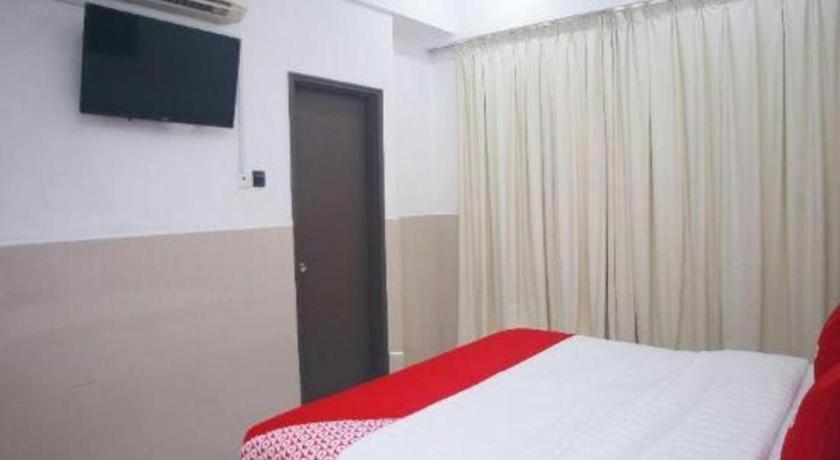 Oyo 89851 Leila Hotel SDK Esterno foto
