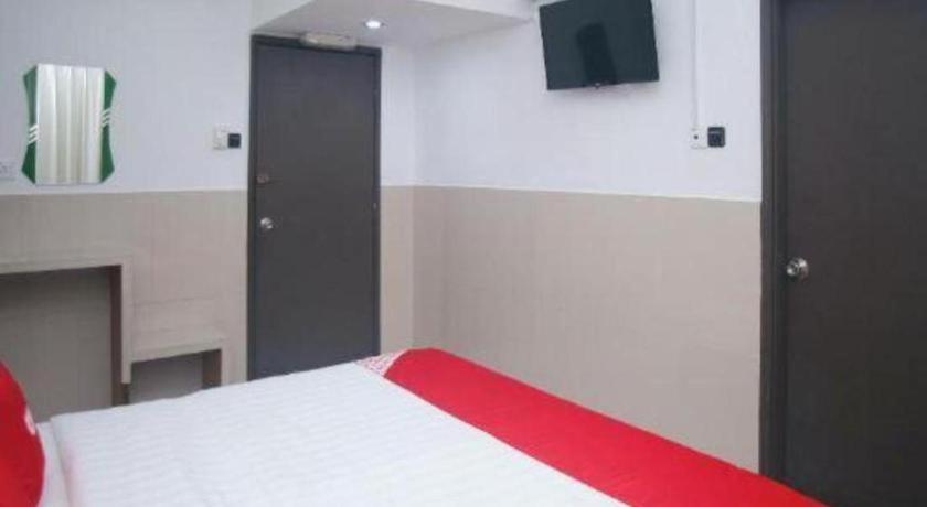 Oyo 89851 Leila Hotel SDK Esterno foto