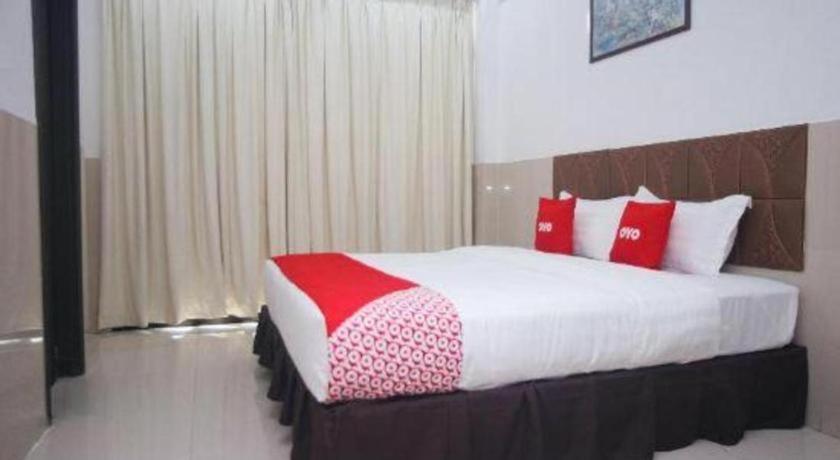 Oyo 89851 Leila Hotel SDK Esterno foto