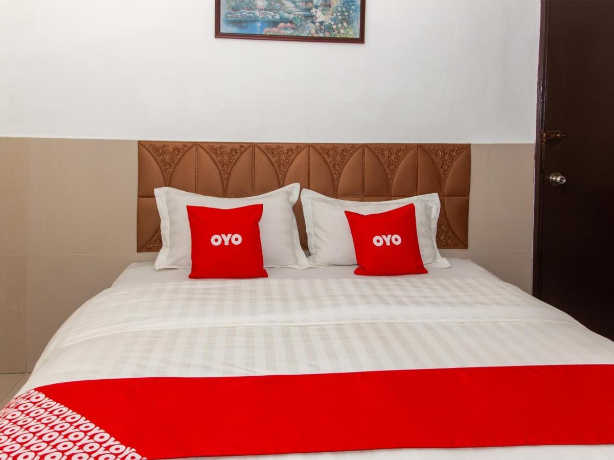 Oyo 89851 Leila Hotel SDK Esterno foto