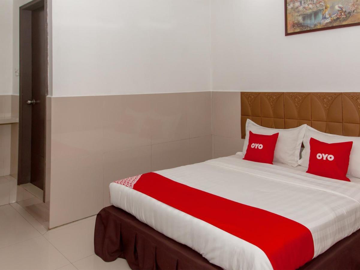 Oyo 89851 Leila Hotel SDK Esterno foto