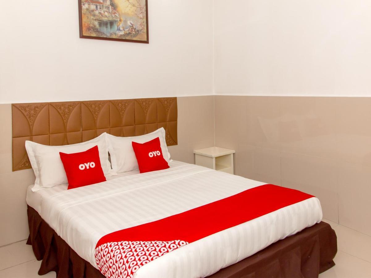 Oyo 89851 Leila Hotel SDK Esterno foto